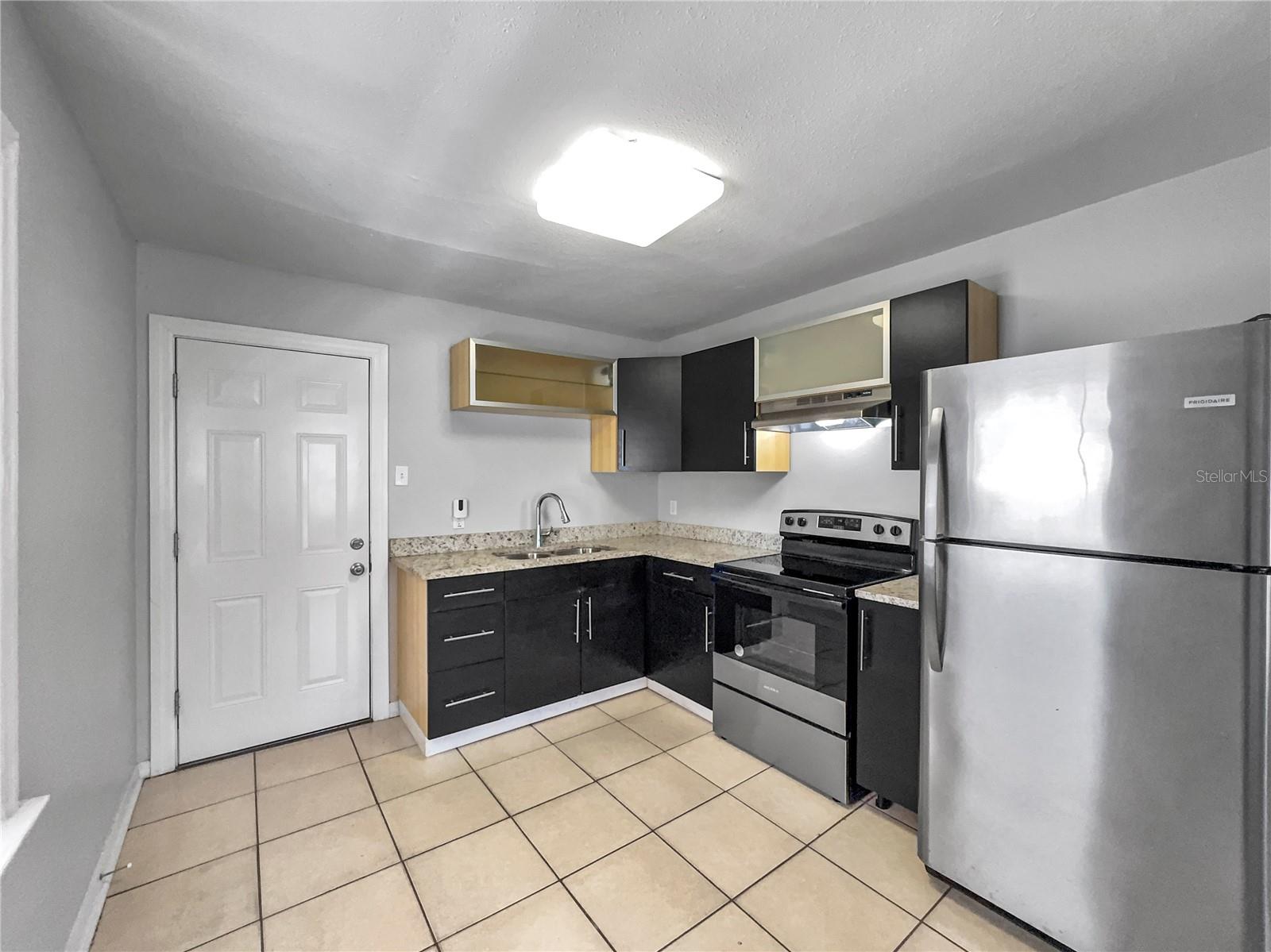 3110 W HARTNETT AVENUE, Tampa, FL 33611