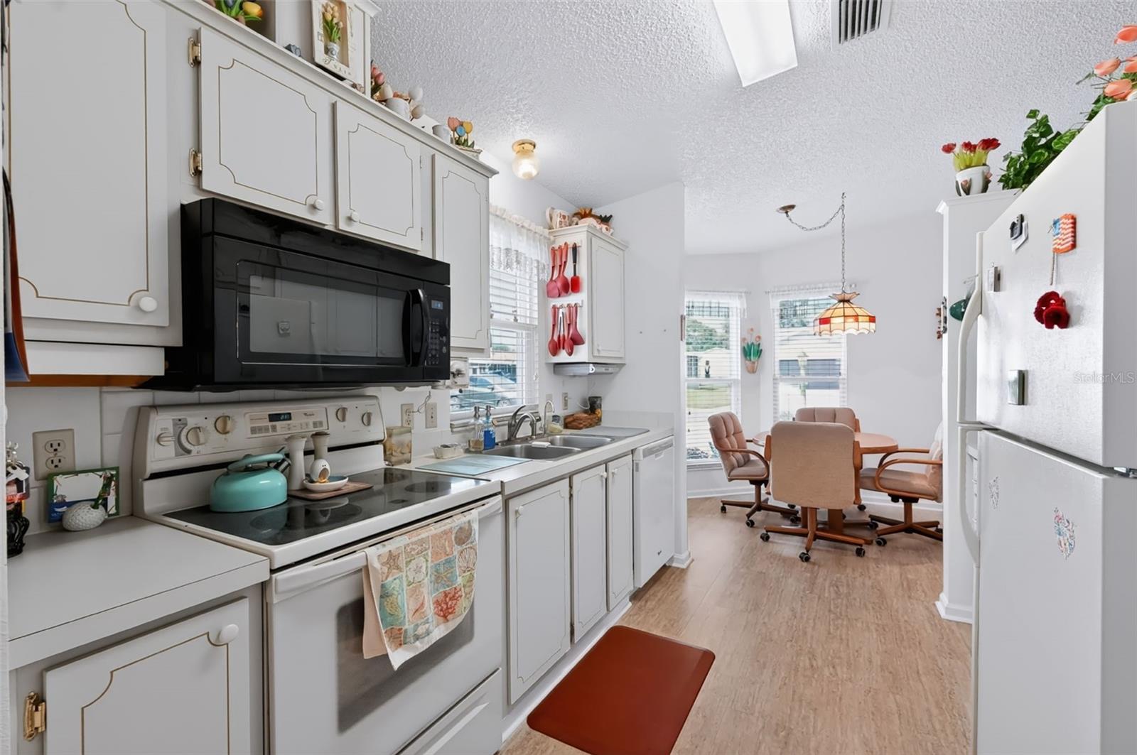 1220 MARIA COURT, Lady Lake, FL 32159