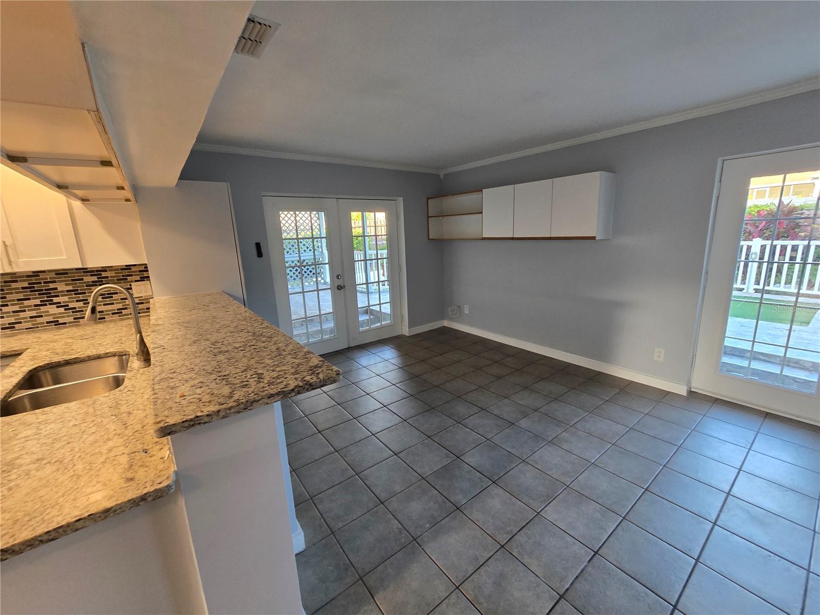 1007 VINEYARD COURT, Dunedin, FL 34698