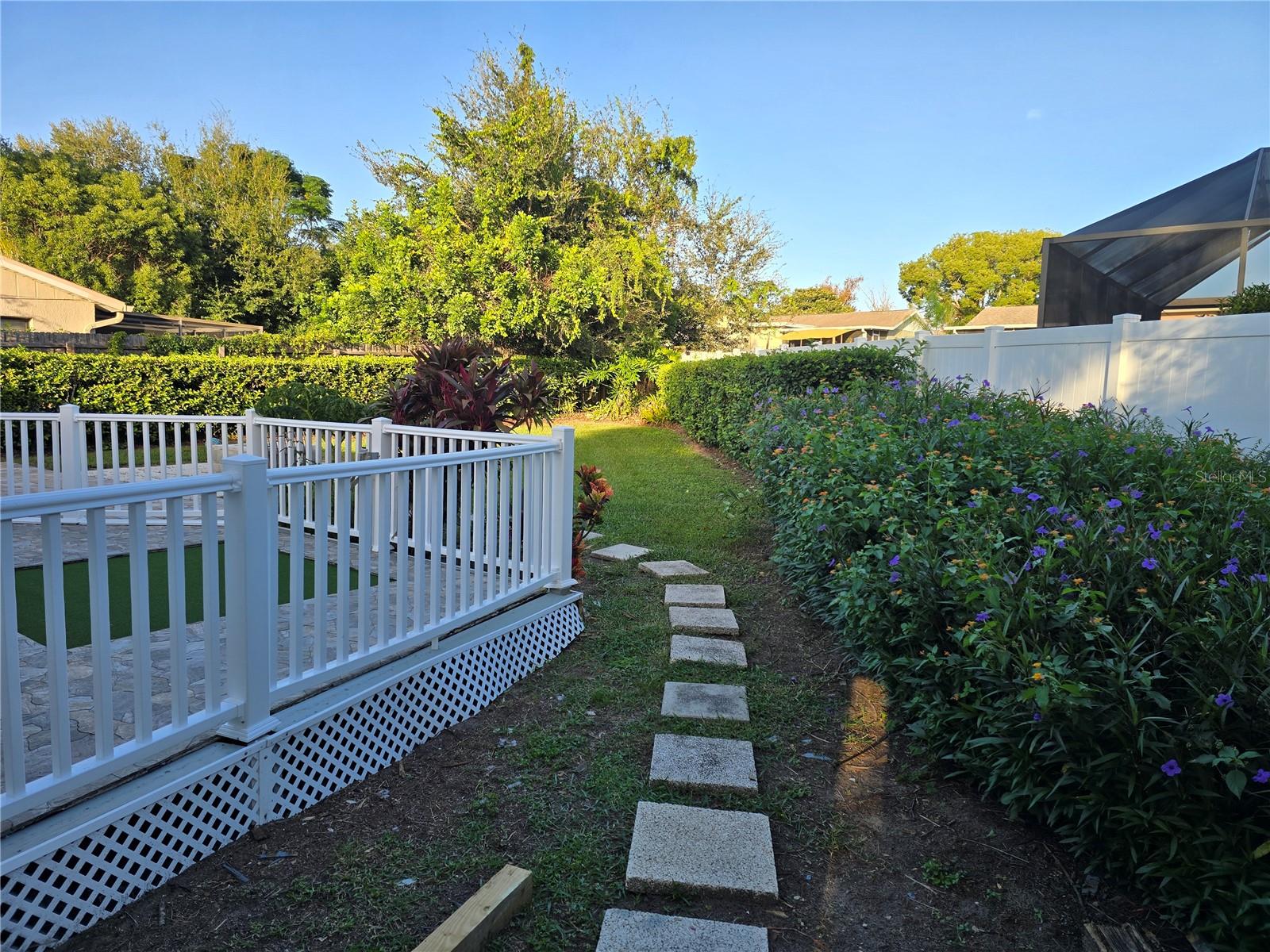 1007 VINEYARD COURT, Dunedin, FL 34698