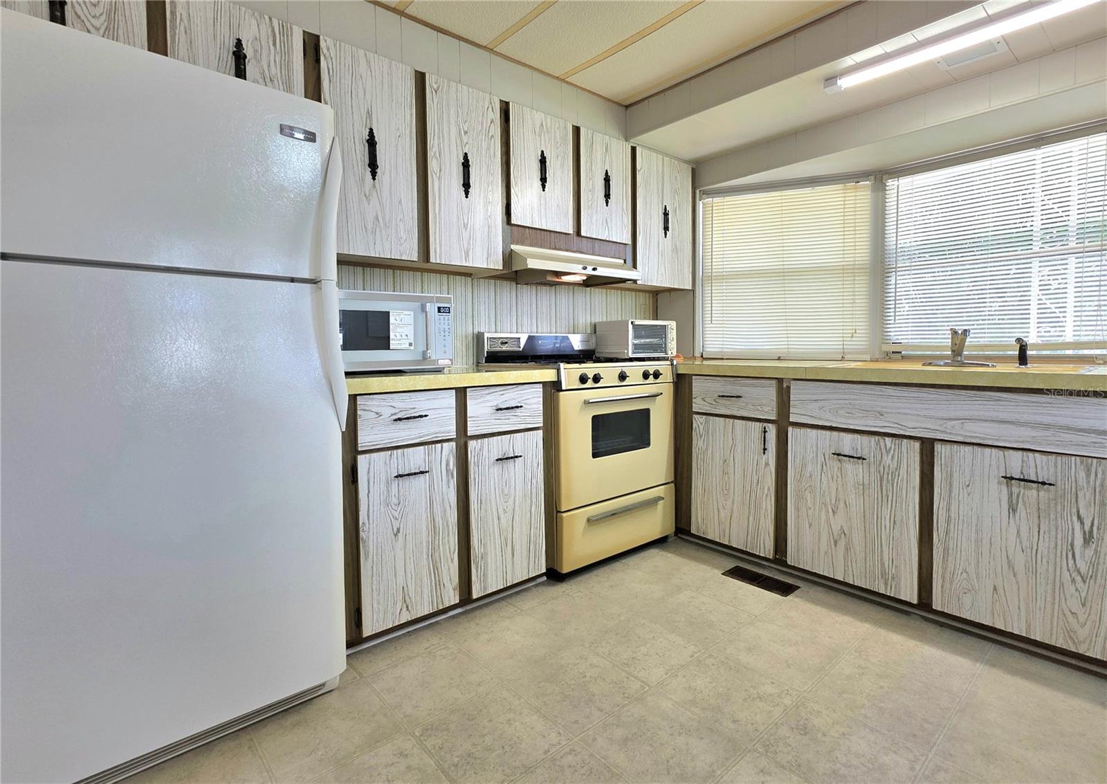 5503 BARBARA STREET, Zephyrhills, FL 33542