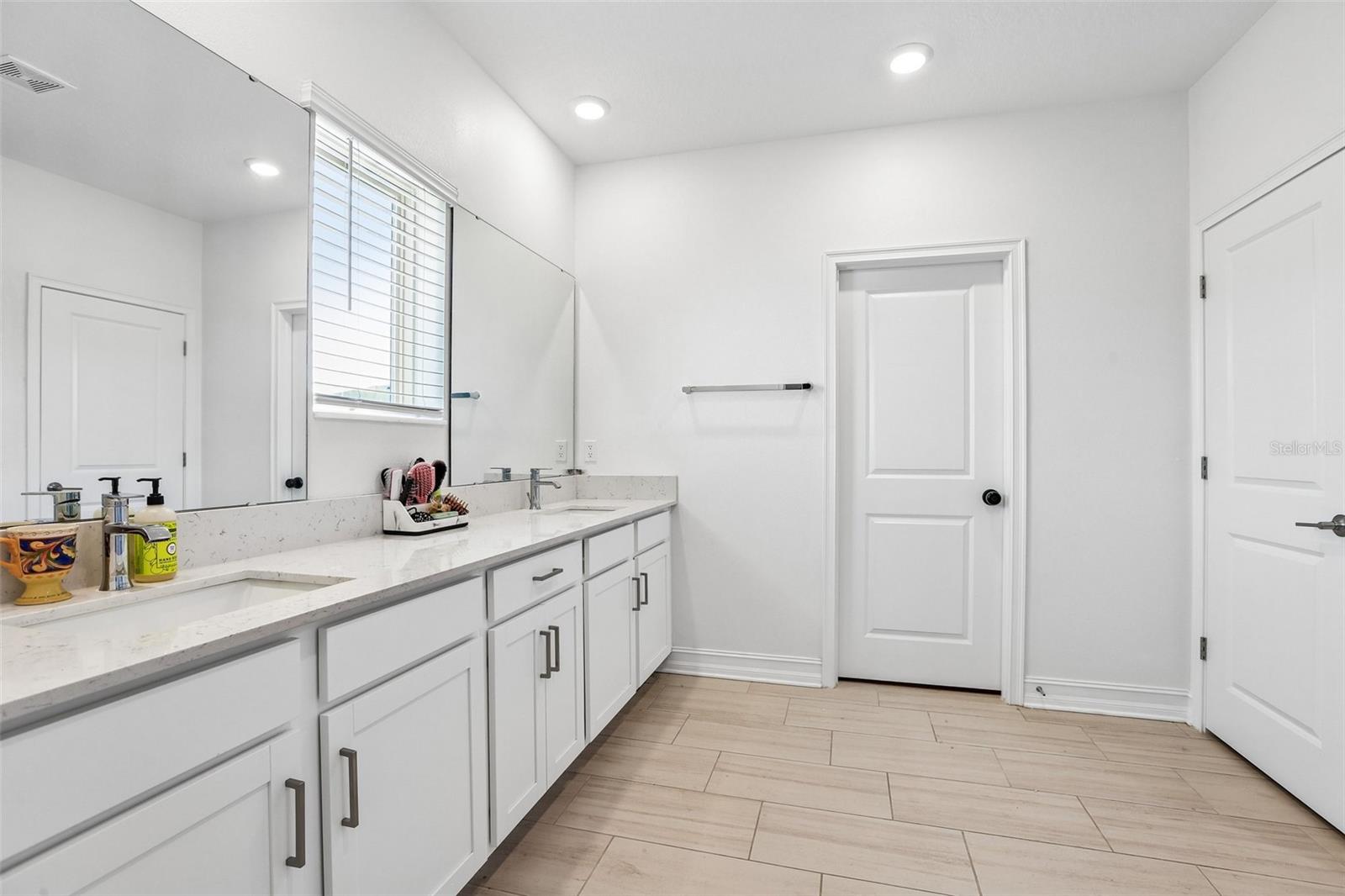 7702 S KISSIMMEE STREET, Tampa, FL 33616