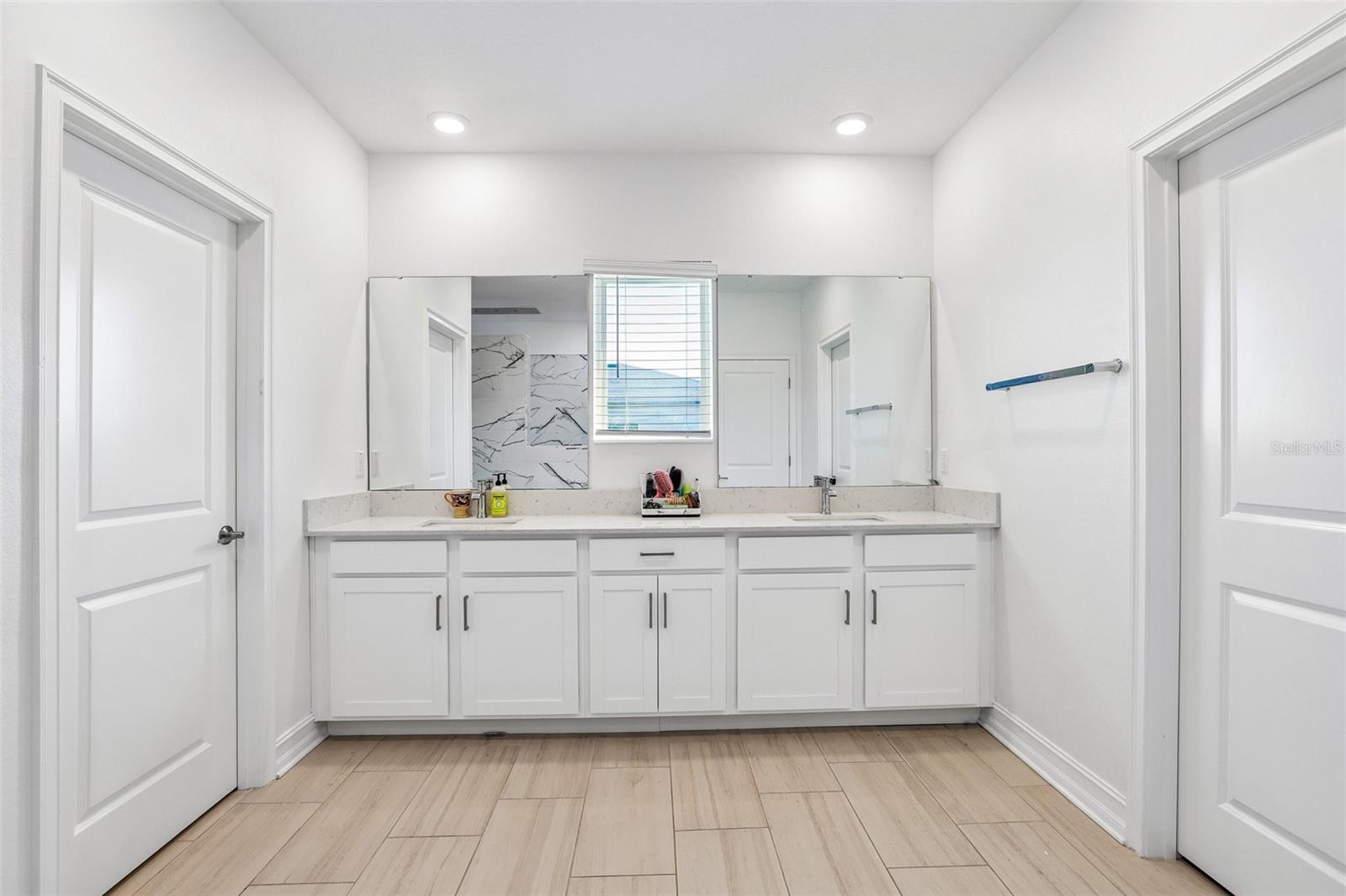7702 S KISSIMMEE STREET, Tampa, FL 33616
