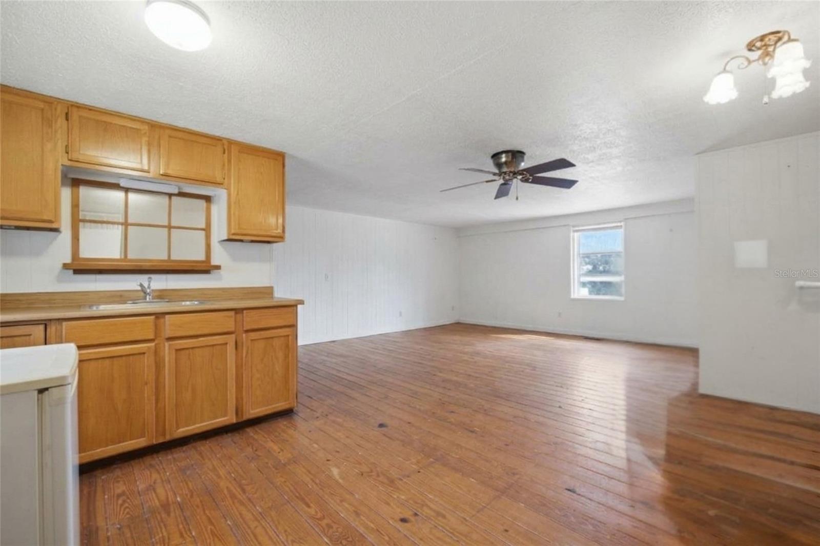 8634 23RD STREET, Zephyrhills, FL 33540