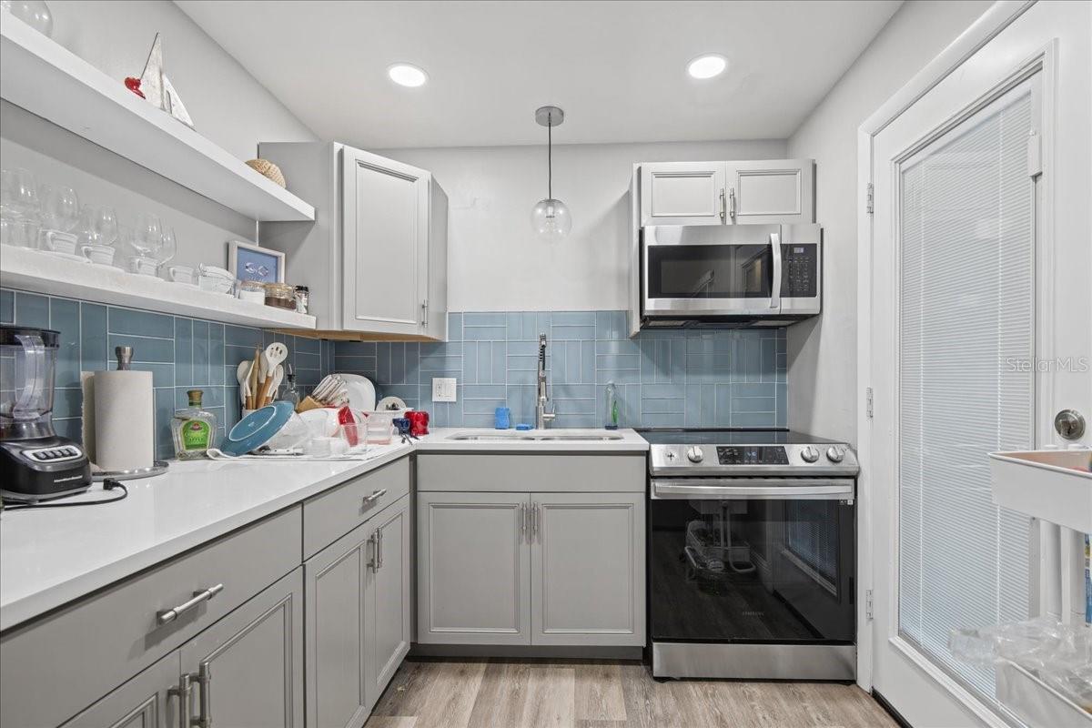 257 14TH STREET NW, Largo, FL 33770
