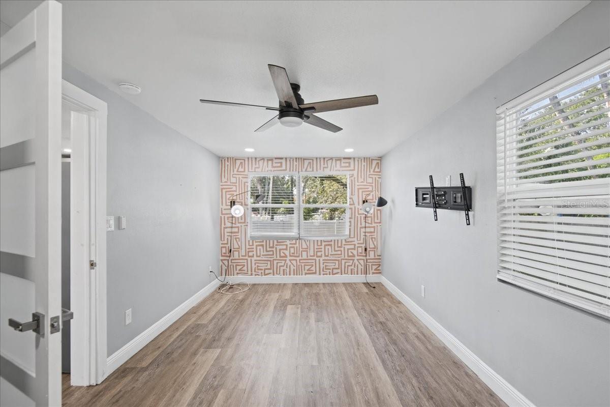 257 14TH STREET NW, Largo, FL 33770
