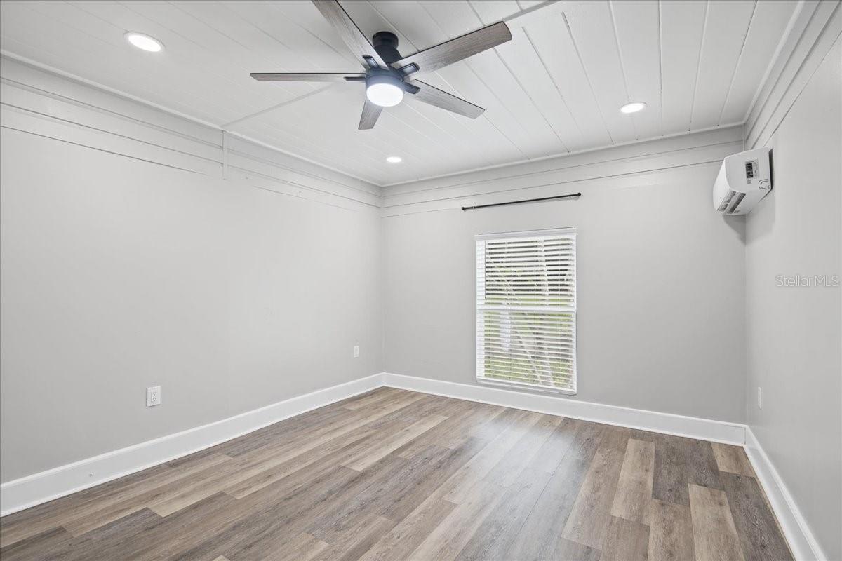 257 14TH STREET NW, Largo, FL 33770