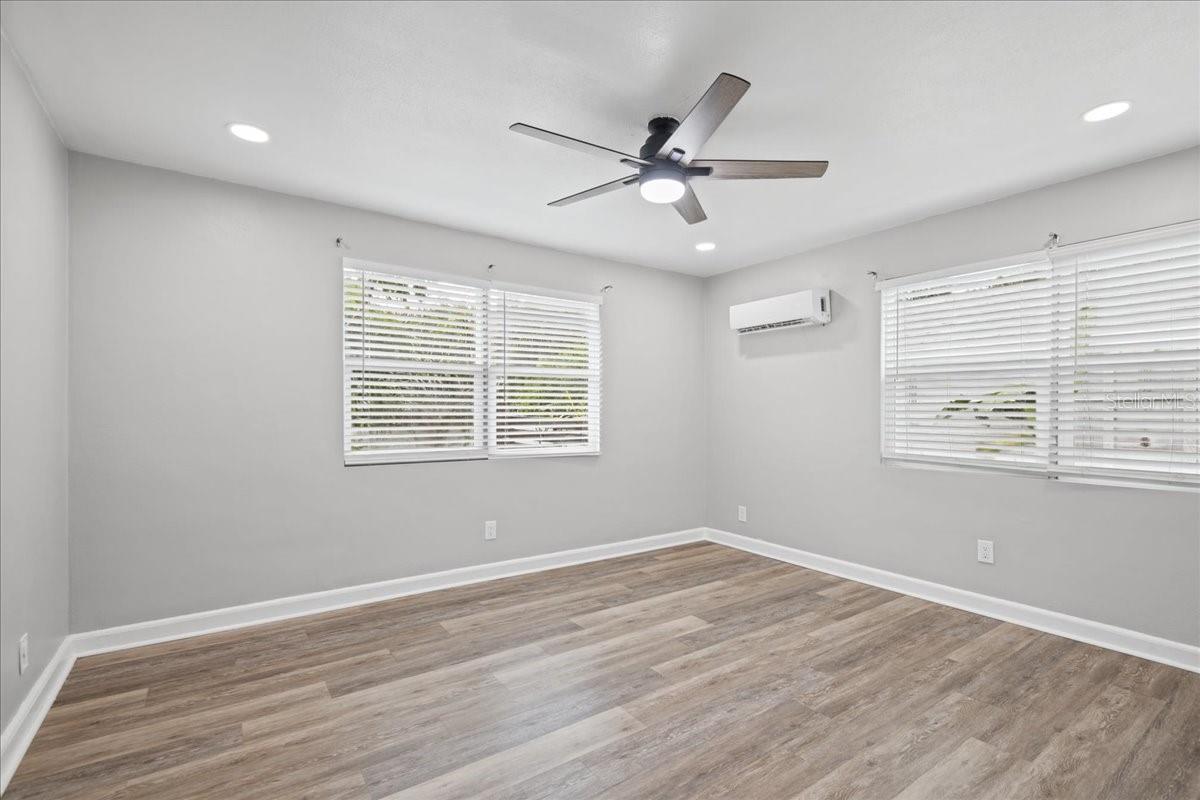 257 14TH STREET NW, Largo, FL 33770