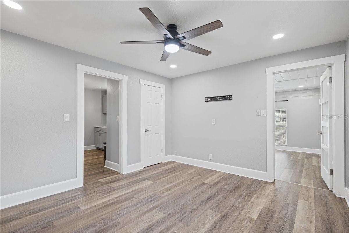 257 14TH STREET NW, Largo, FL 33770