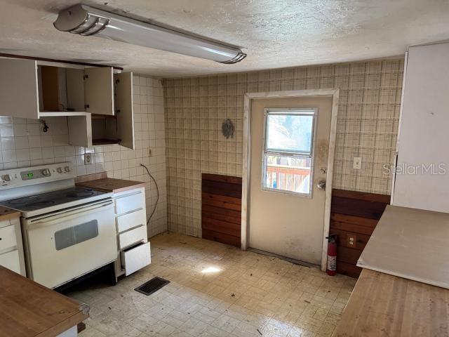 4825 VICTORIA AVENUE, Sarasota, FL 34233