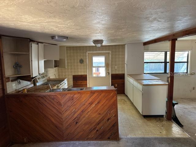 4825 VICTORIA AVENUE, Sarasota, FL 34233