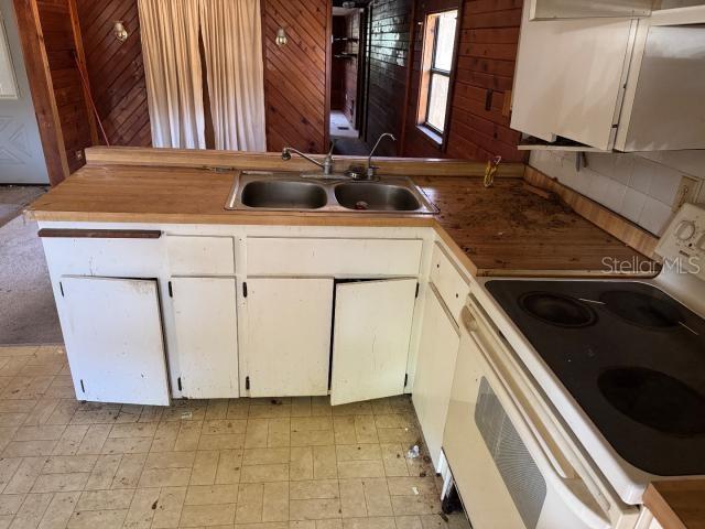 4825 VICTORIA AVENUE, Sarasota, FL 34233