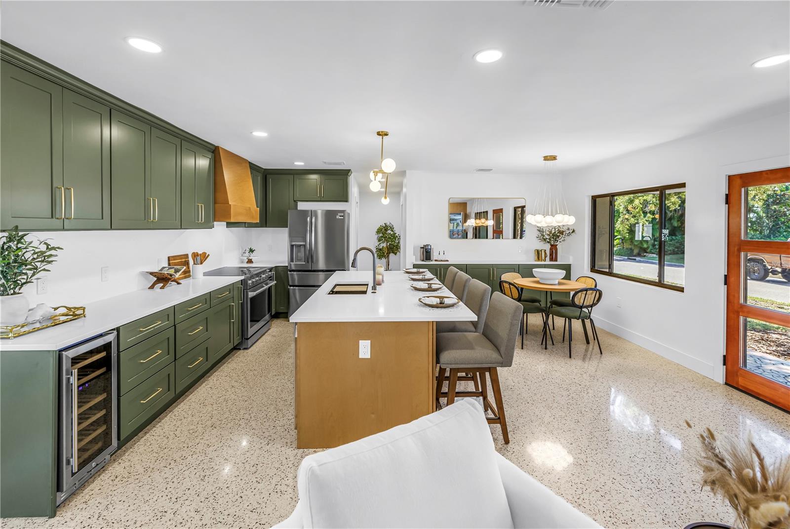 2701 PELHAM ROAD N, St Petersburg, FL 33710