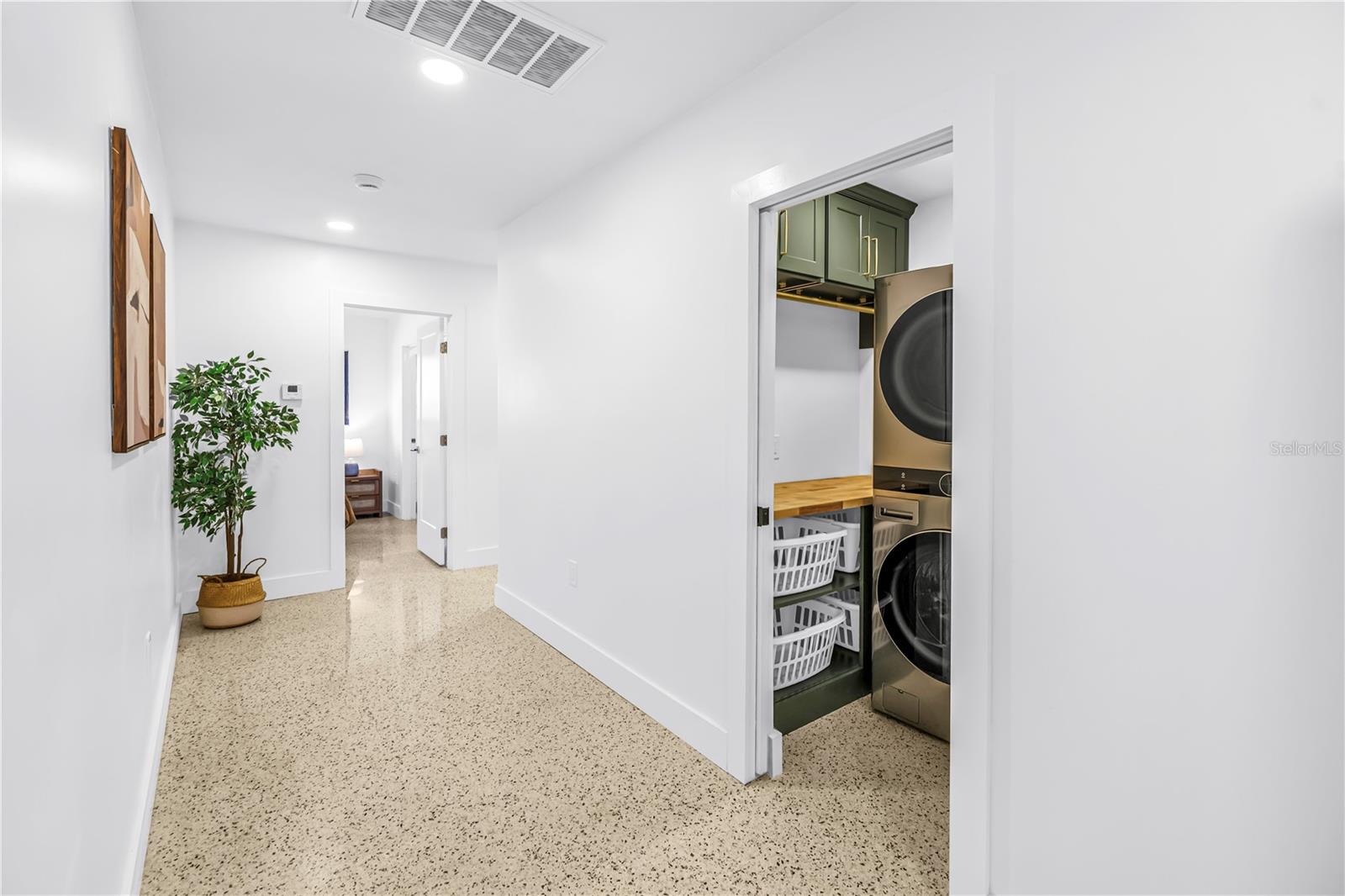 2701 PELHAM ROAD N, St Petersburg, FL 33710