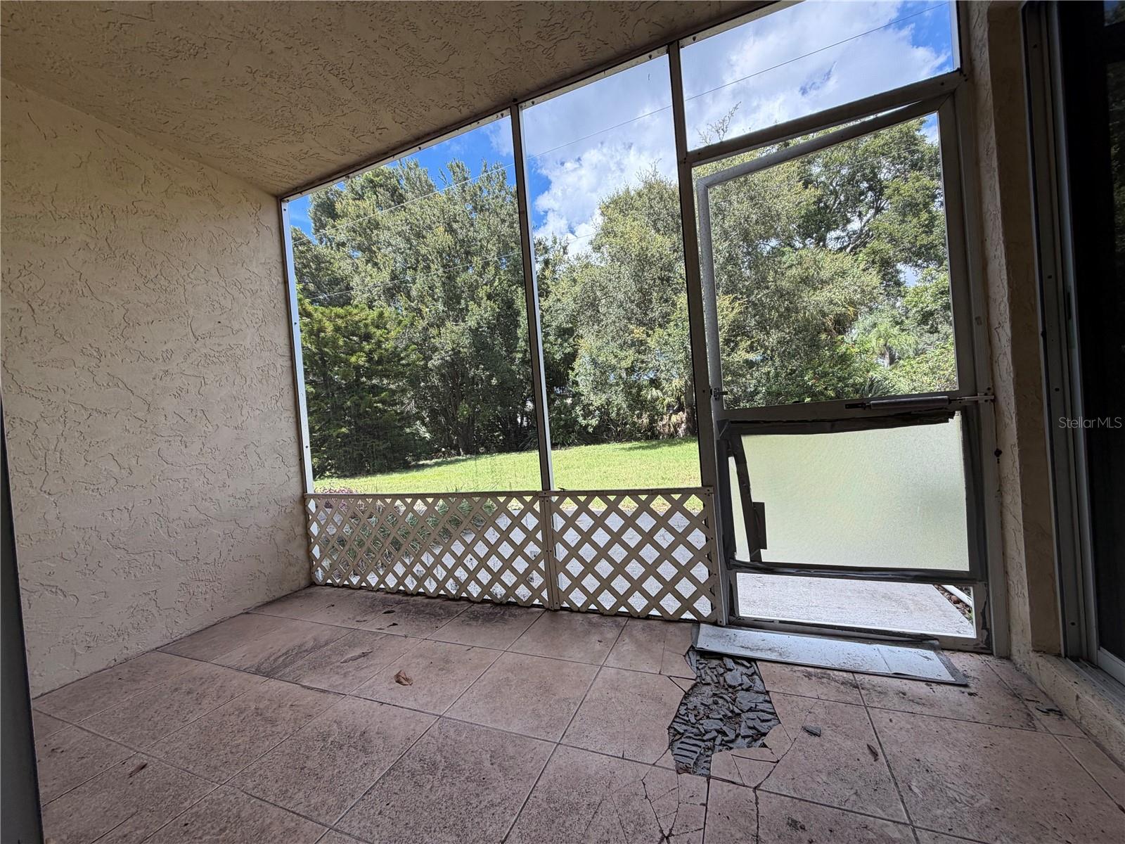 rear back patio/screened in