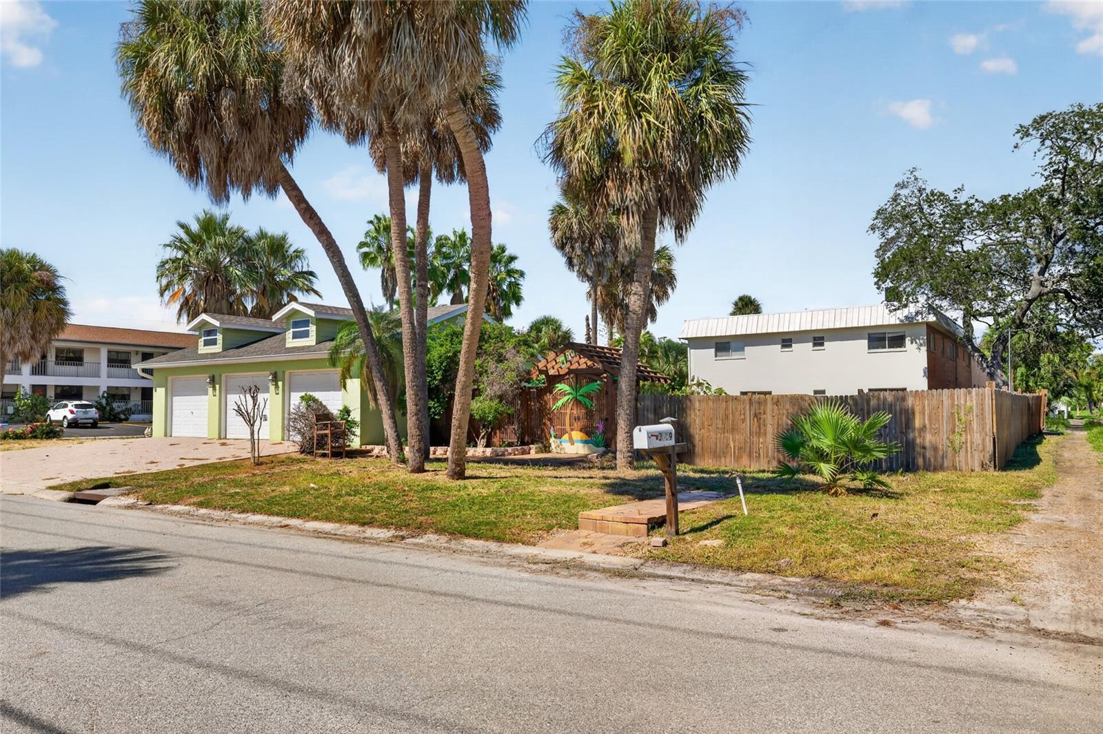 5719 29TH AVE S, Gulfport, FL 33707