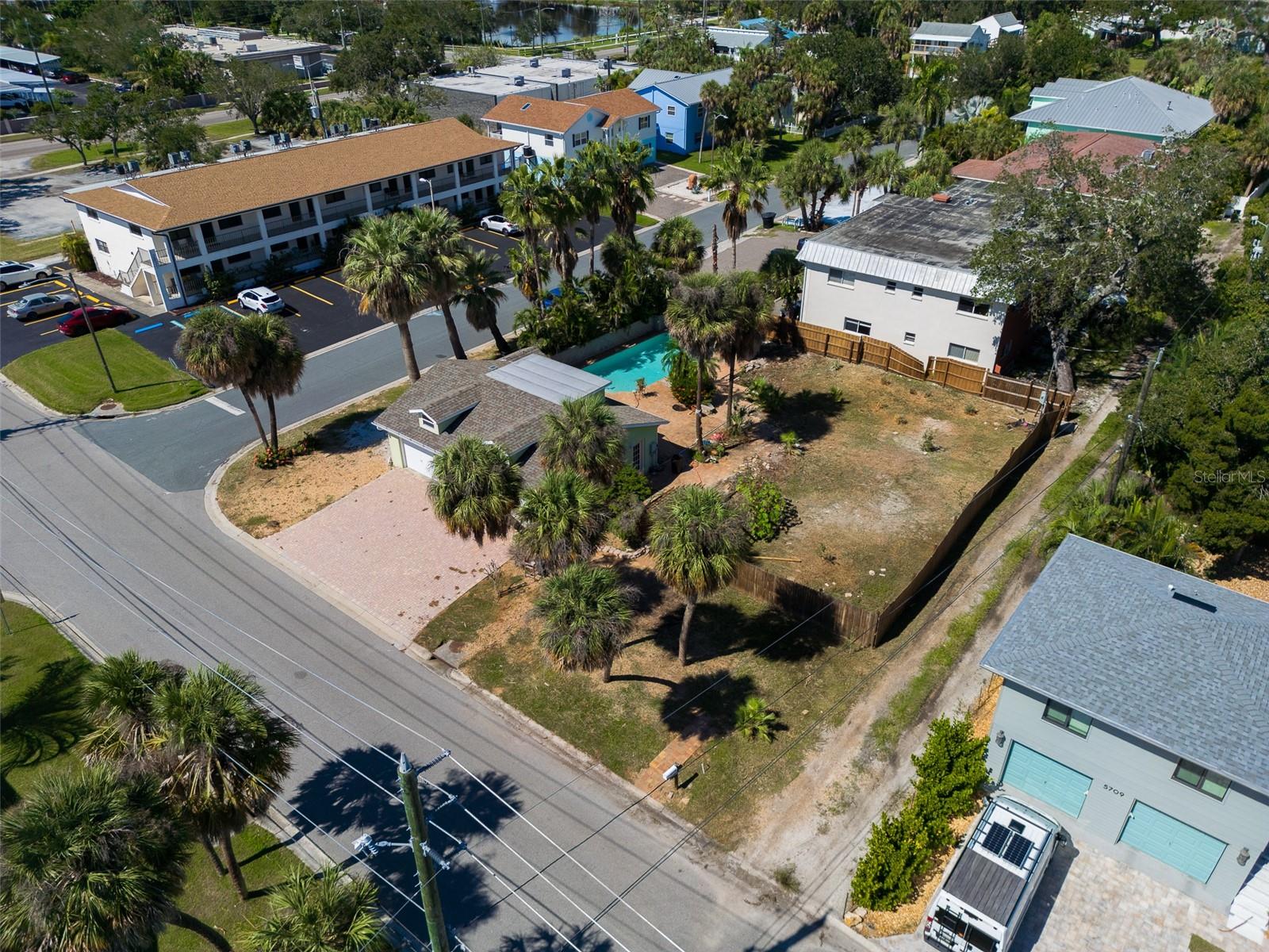 5719 29TH AVE S, Gulfport, FL 33707