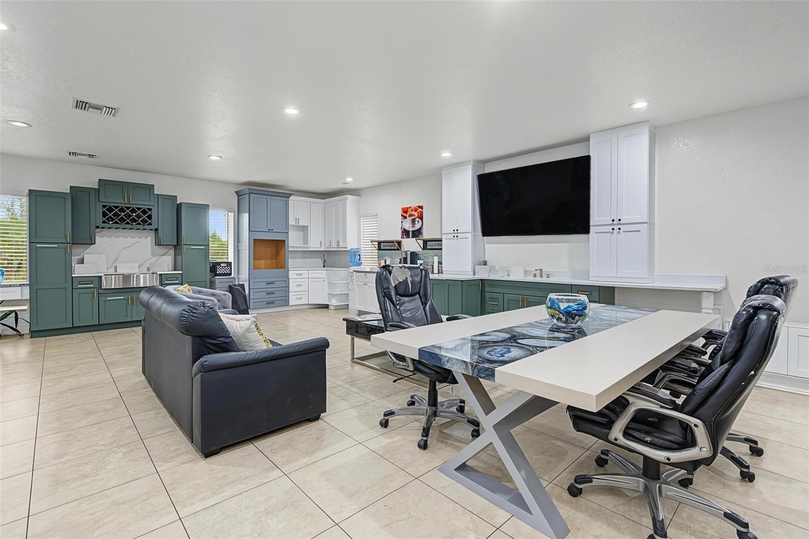 13650 N 12TH STREET, Tampa, FL 33613