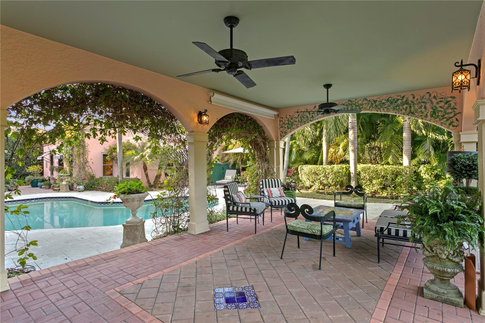 7211 3RD AVENUE S, St Petersburg, FL 33707