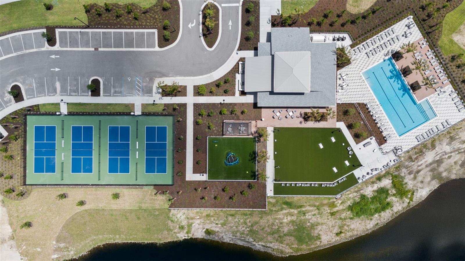 270 HOLLY BANK AVENUE, Nokomis, FL 34275