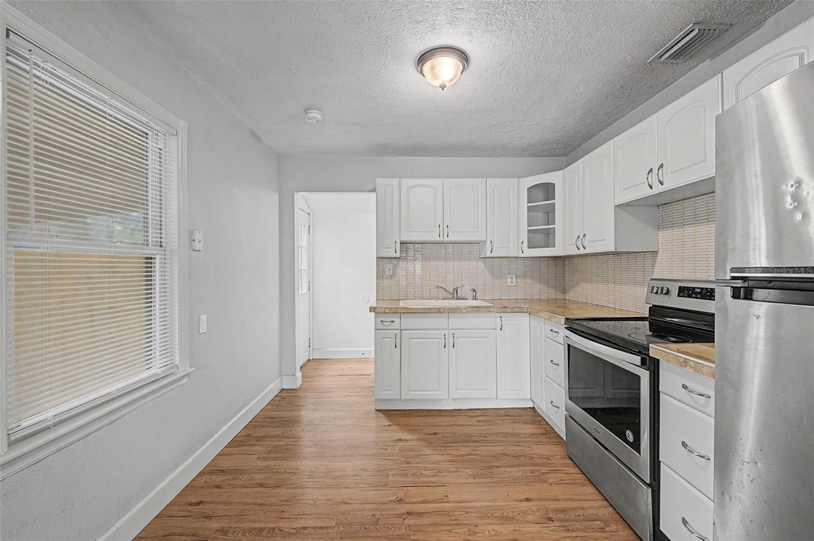 3208 W HARTNETT AVENUE, Tampa, FL 33611