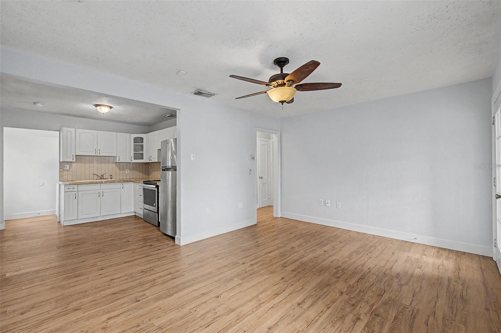 3208 W HARTNETT AVENUE, Tampa, FL 33611