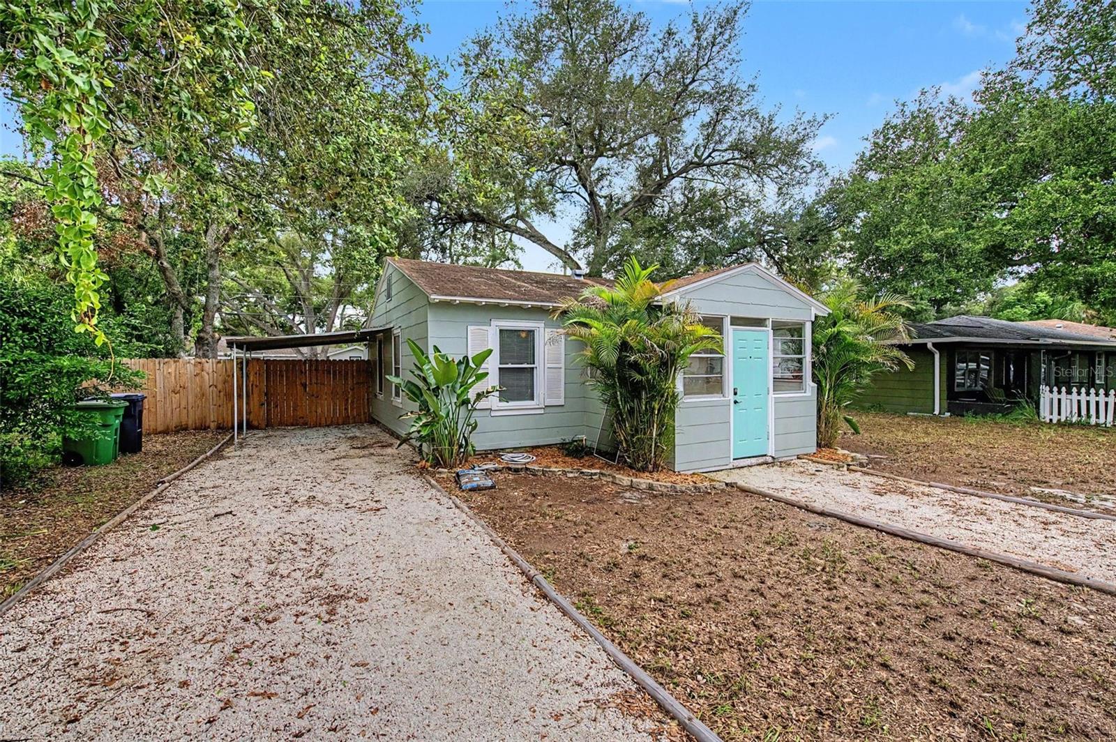 3208 W HARTNETT AVENUE, Tampa, FL 33611