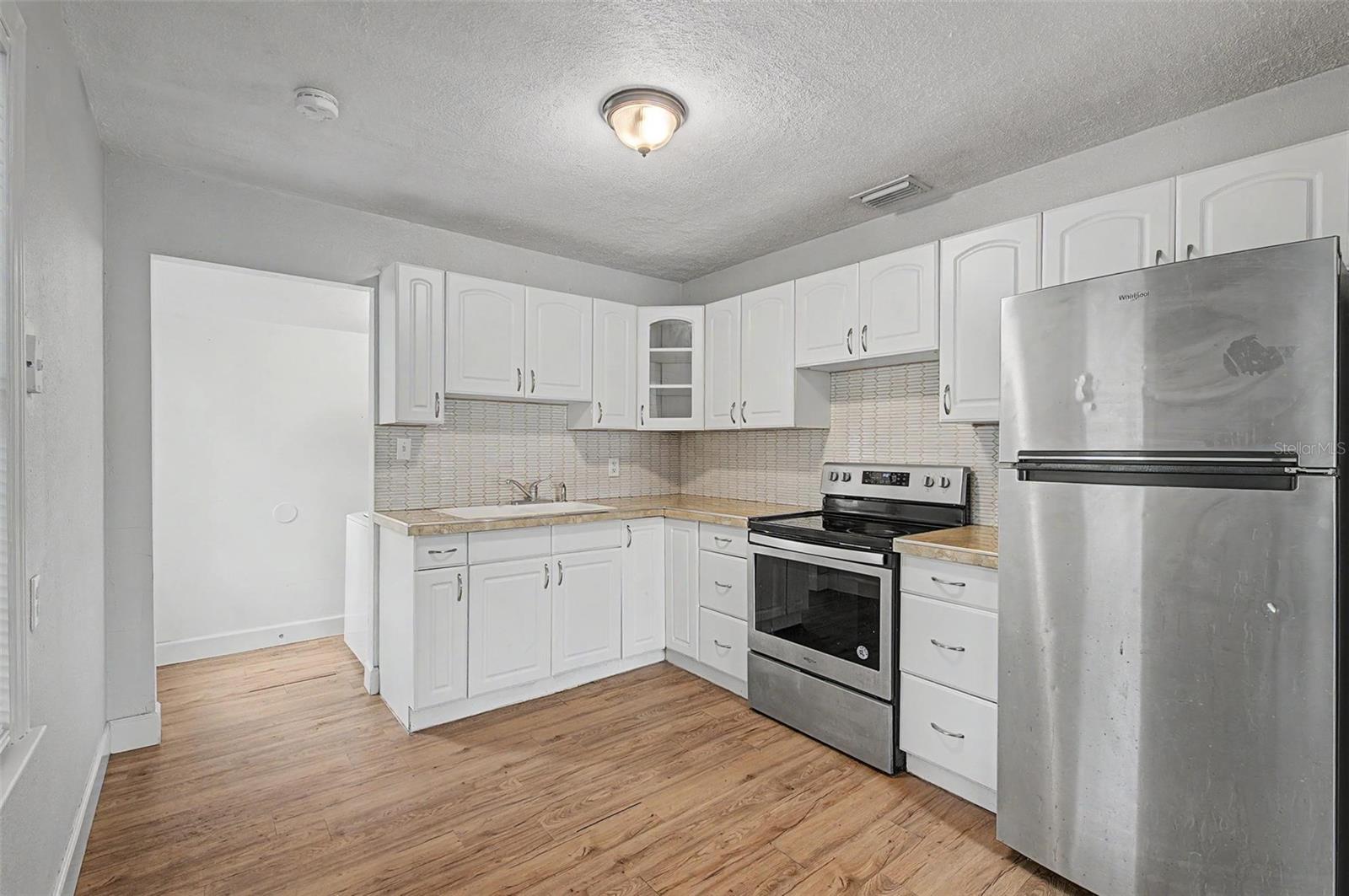 3208 W HARTNETT AVENUE, Tampa, FL 33611