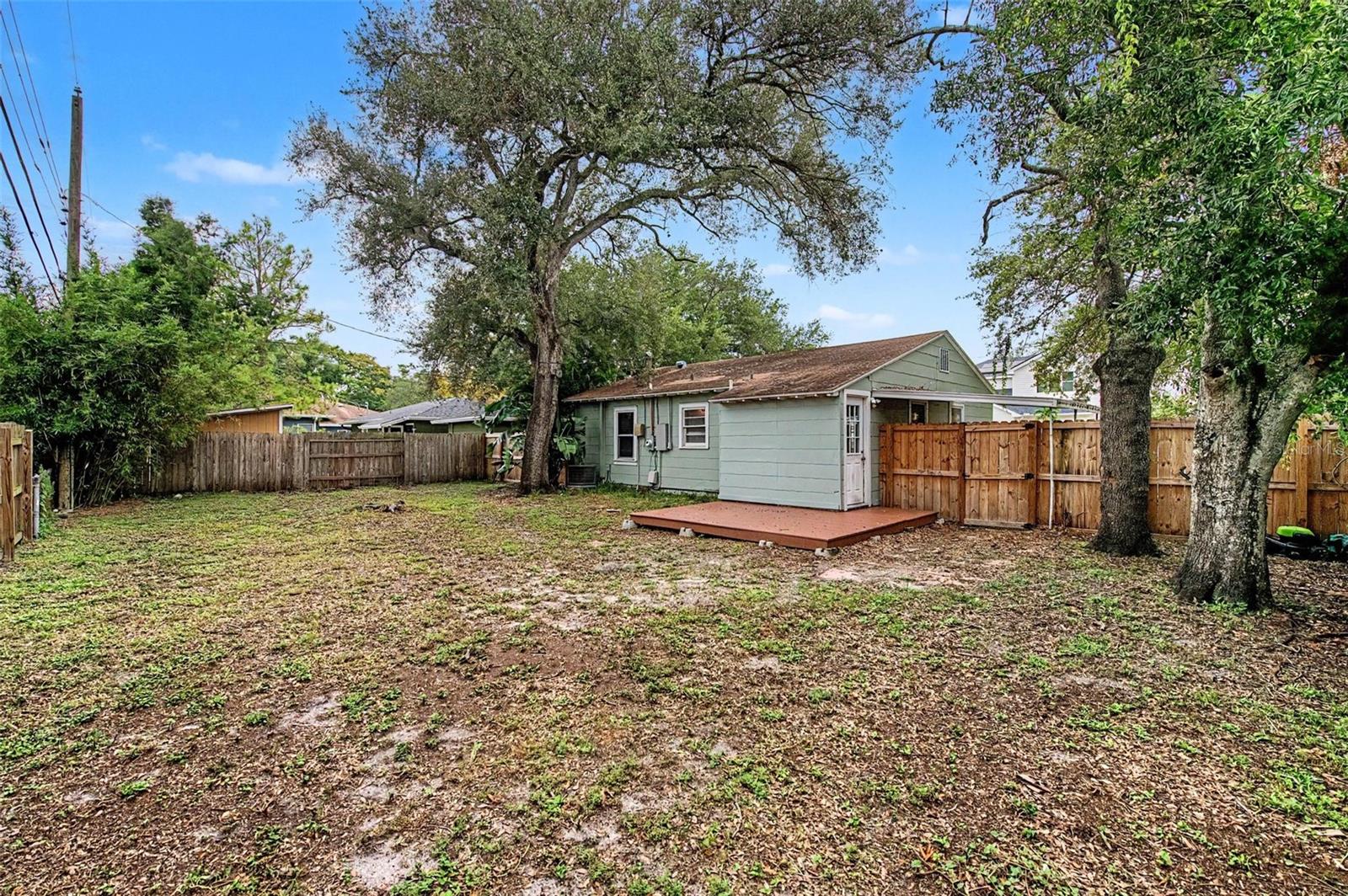3208 W HARTNETT AVENUE, Tampa, FL 33611