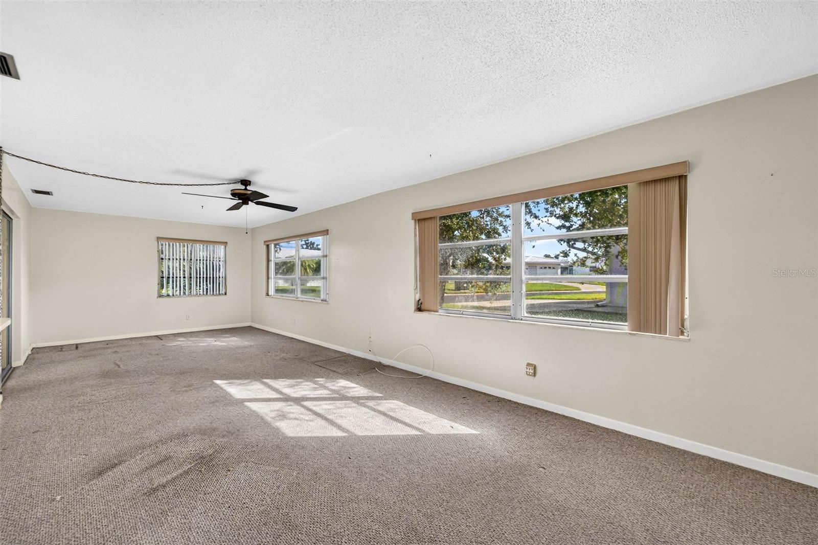 8779 143RD STREET, Seminole, FL 33776