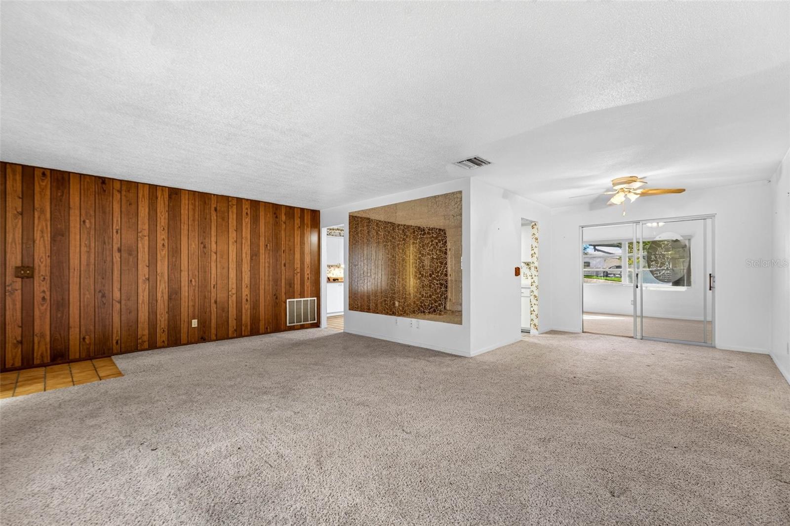 8779 143RD STREET, Seminole, FL 33776