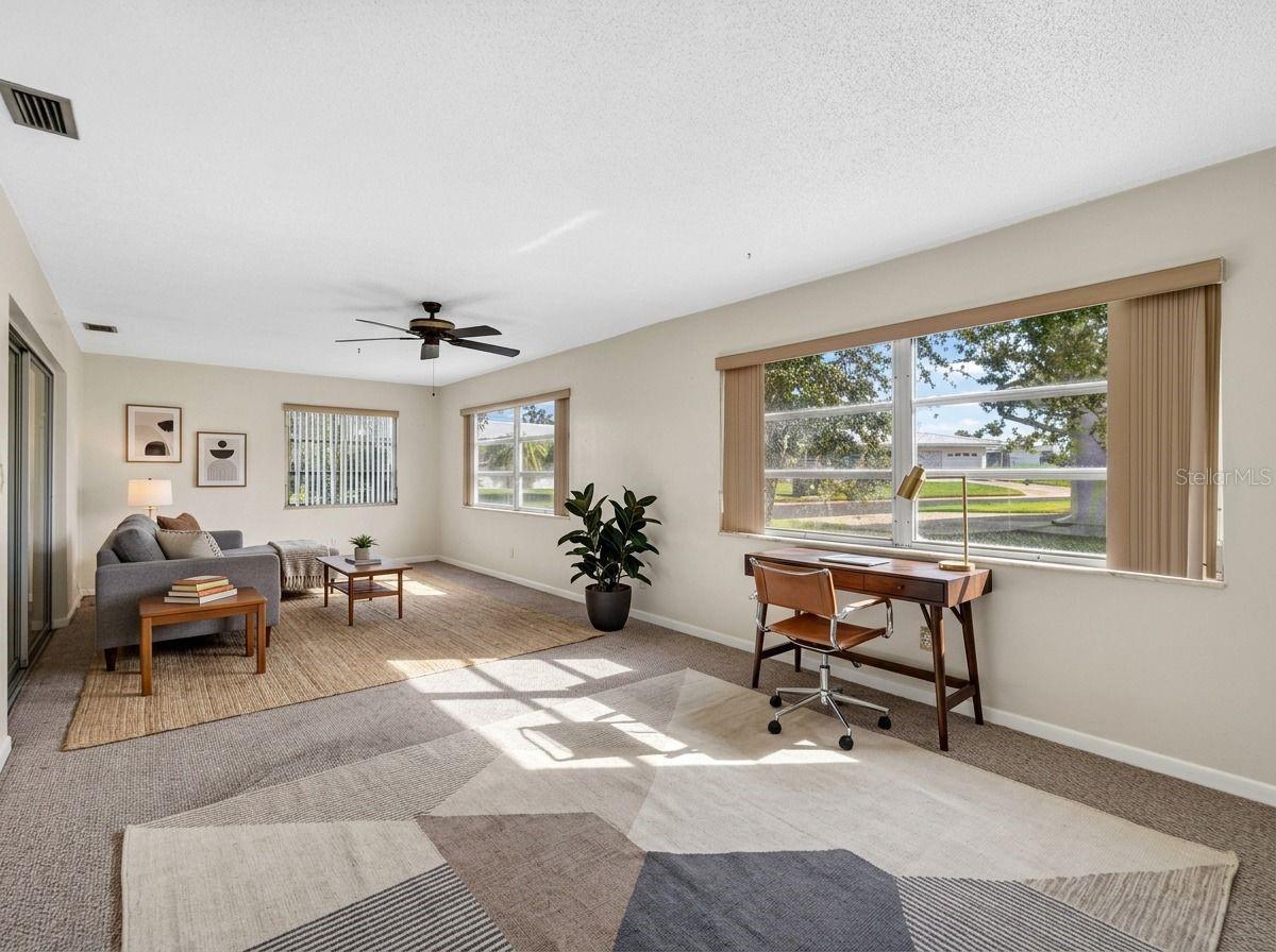 Expansive Florida Room