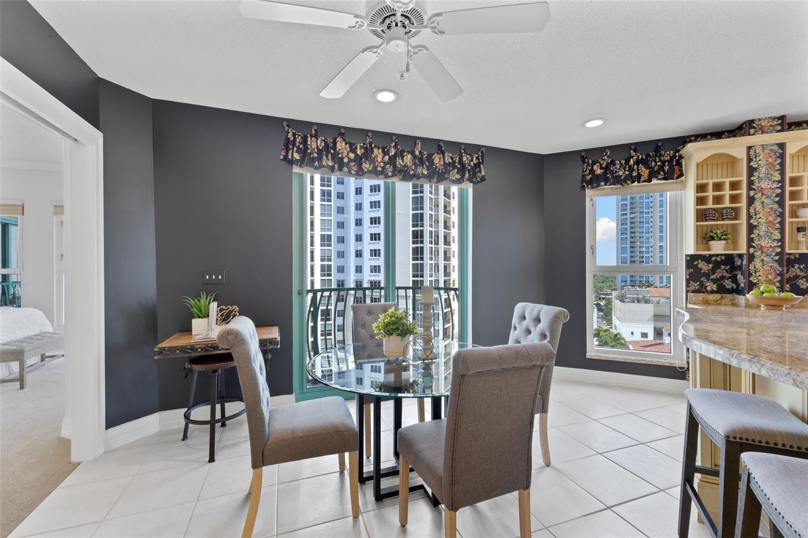 288 BEACH DRIVE NE, #9B, St Petersburg, FL 33701