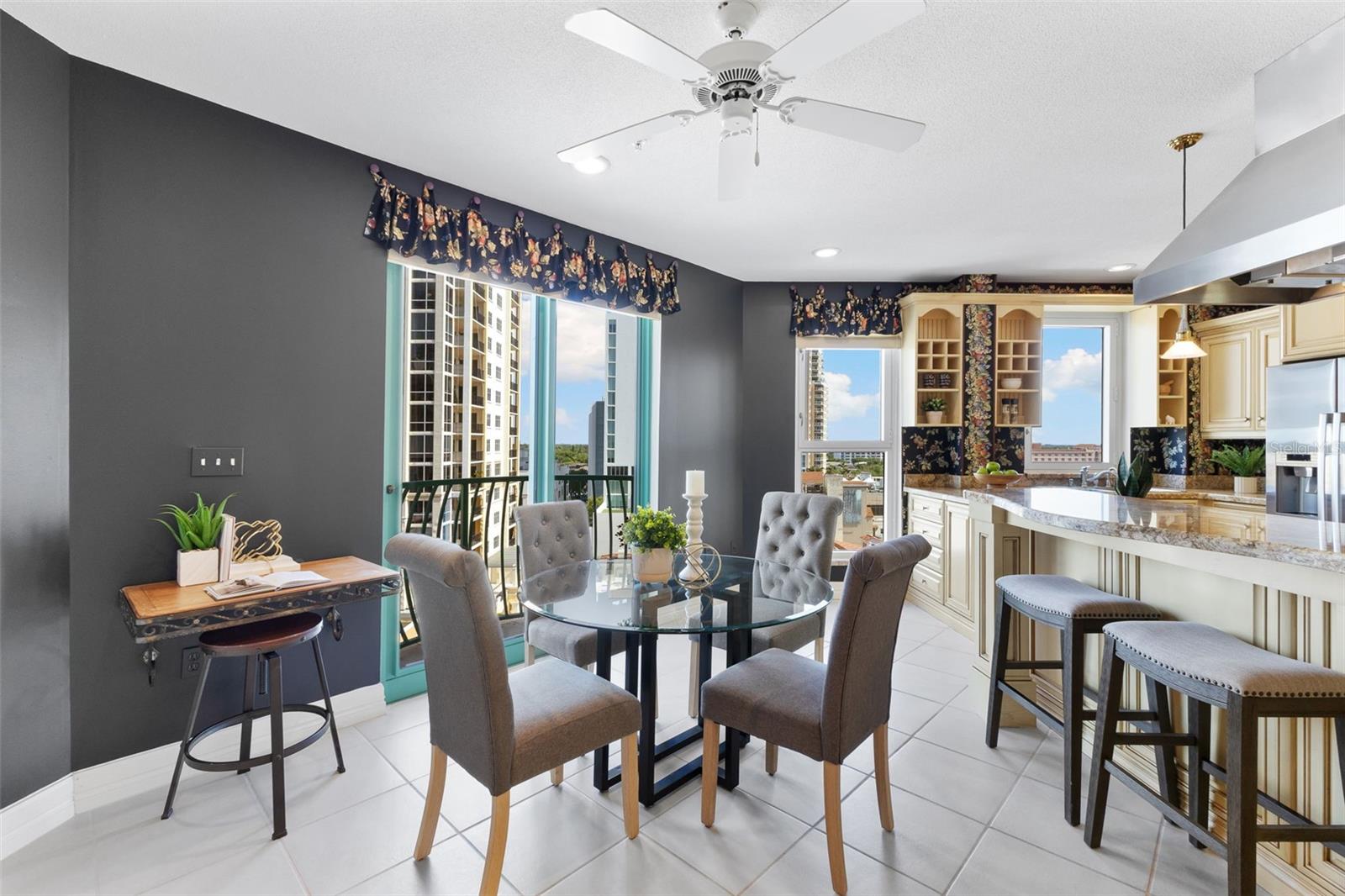 288 BEACH DRIVE NE, #9B, St Petersburg, FL 33701