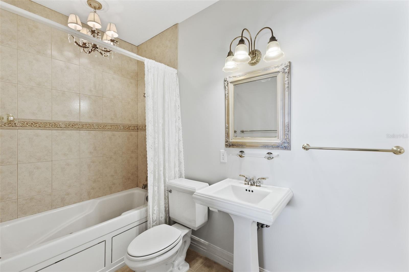 288 BEACH DRIVE NE, #9B, St Petersburg, FL 33701