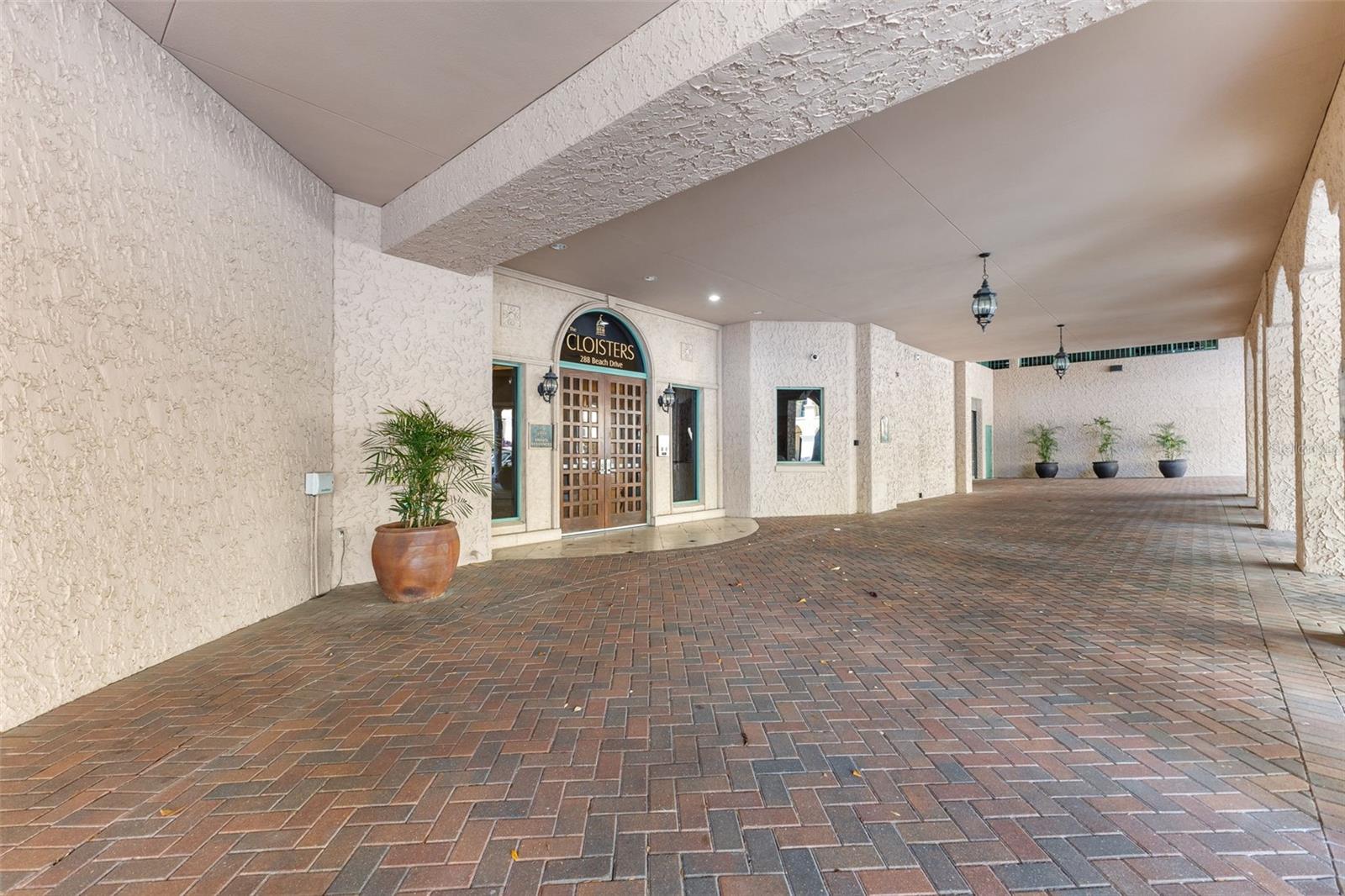 288 BEACH DRIVE NE, #9B, St Petersburg, FL 33701