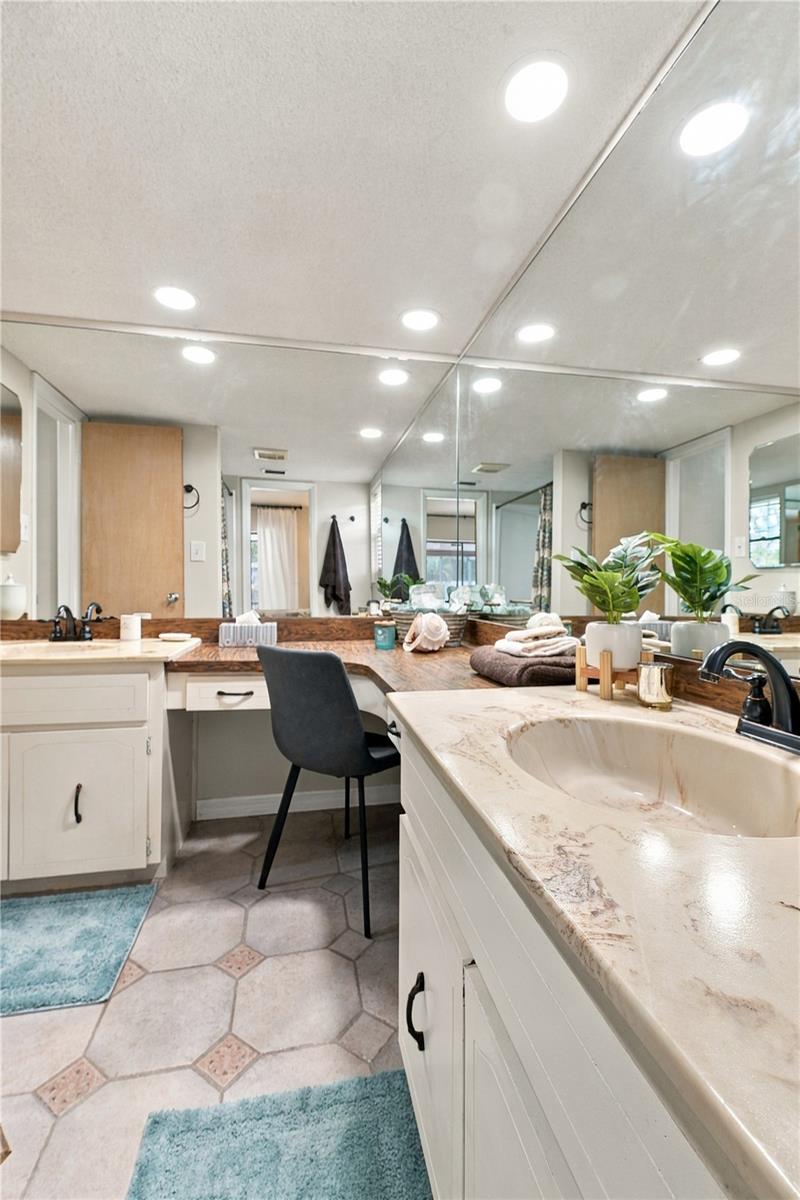 29a. Bathroom #2 (7 x 10.4') Features Separate Dual Vanities, Make Up Station, Tub w Shower.. & Window for Ventilation!