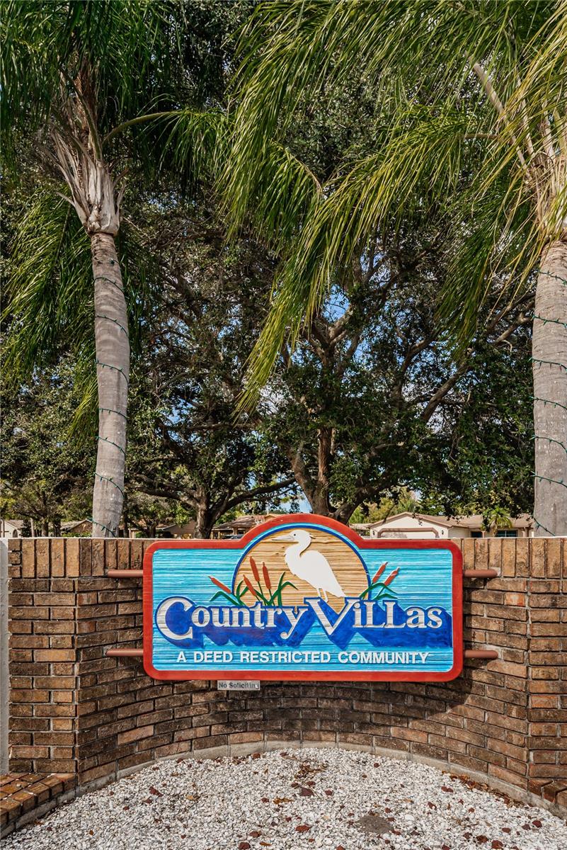 86. Located In Country Villas.. a Quaint OPTIONAL HOA Community Est in 1978-1980.. Roughly 264 Single Family Homes.. Great Community! One Way In/Out!!