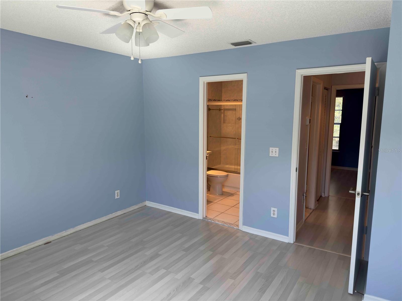 5143 NORTHDALE BOULEVARD, Tampa, FL 33624