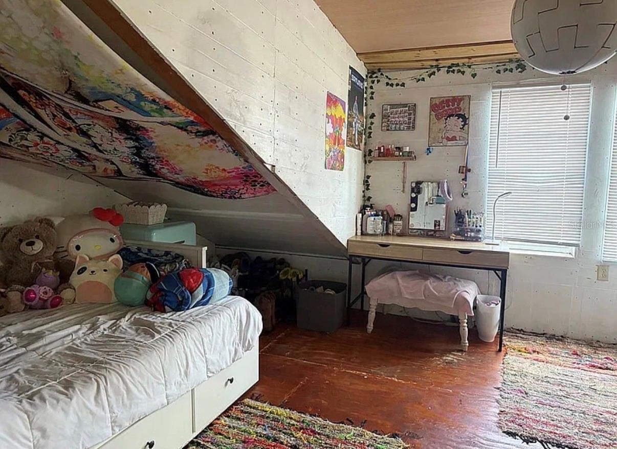 Studio/mother in law suite