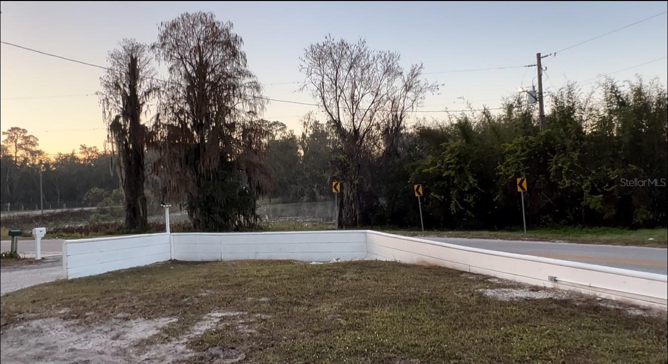 406 SEMINOLE LAKE BOULEVARD, Plant City, FL 33563