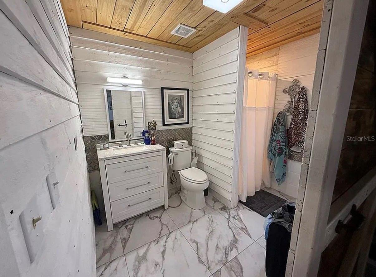 Studio/mother in law suite