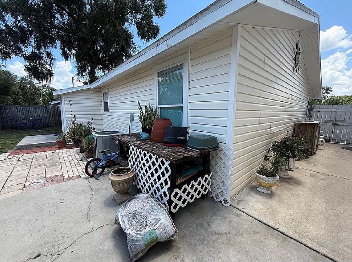 406 SEMINOLE LAKE BOULEVARD, Plant City, FL 33563