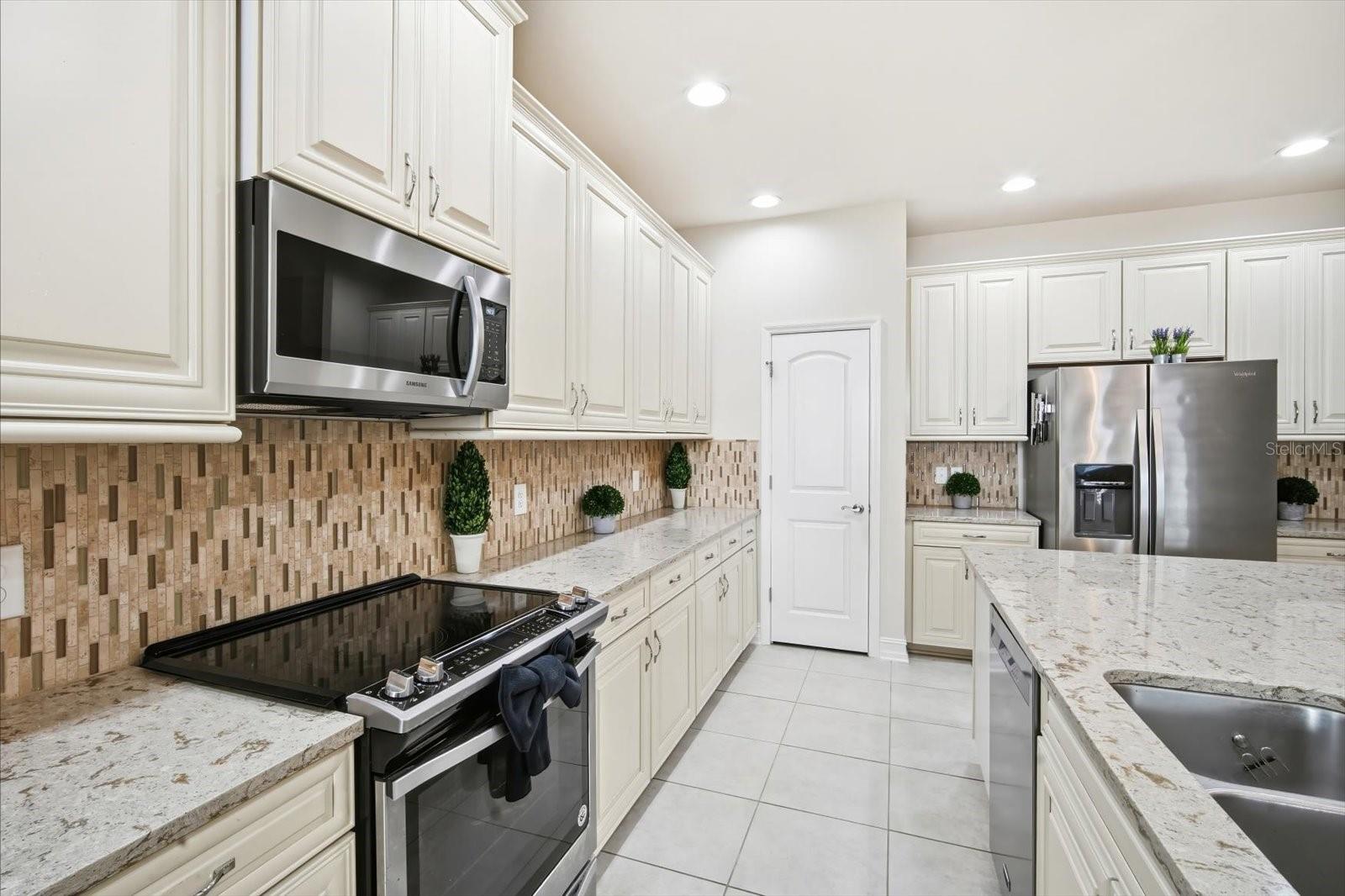 Spacing Kitchen