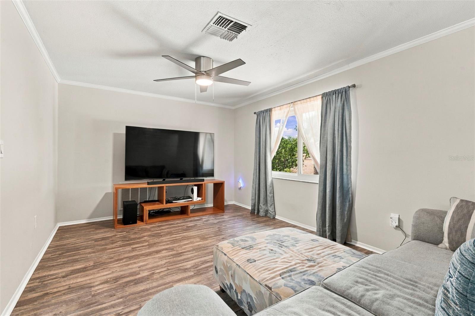 1279 S DISSTON AVENUE, Tarpon Springs, FL 34689