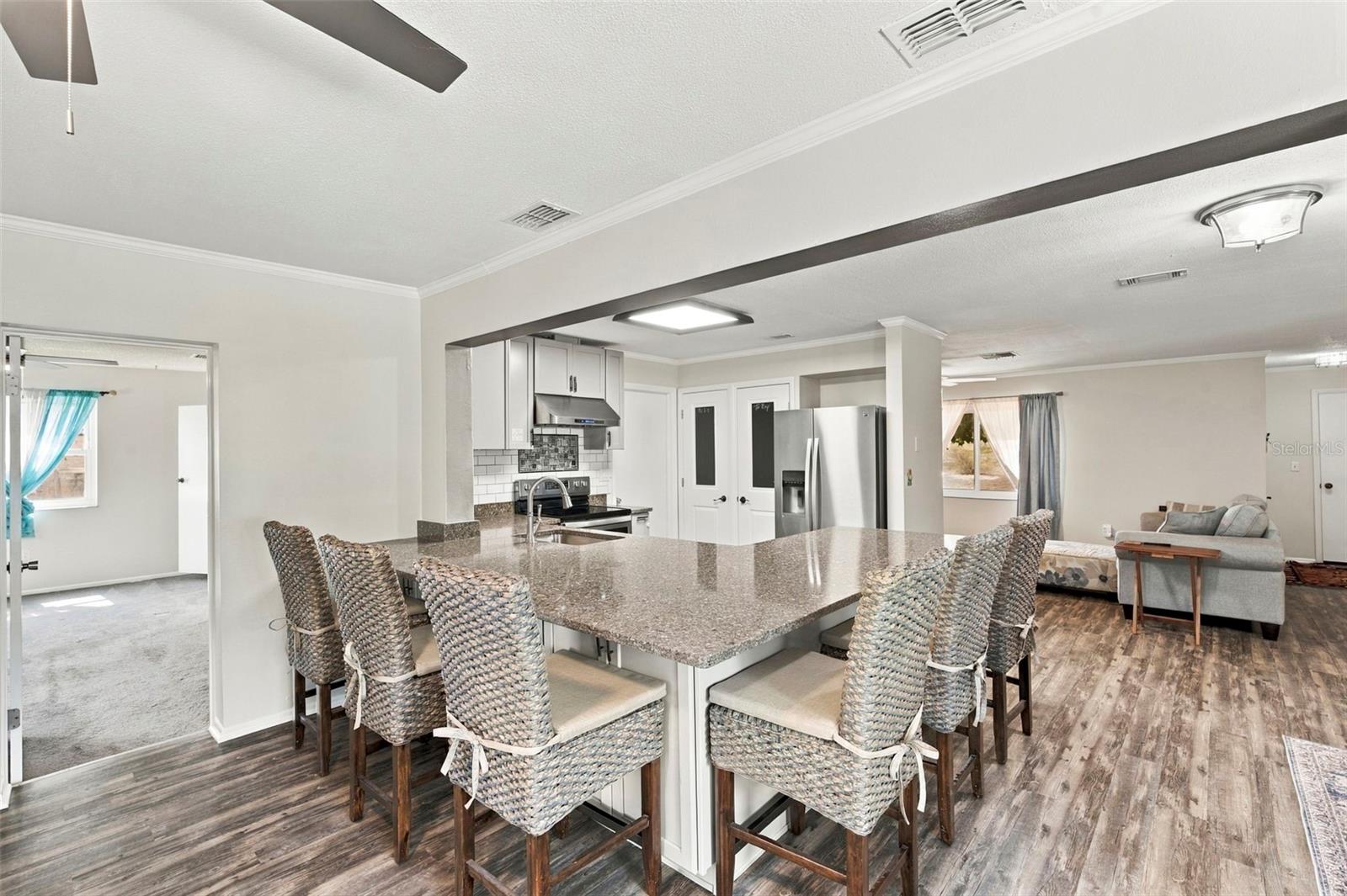 1279 S DISSTON AVENUE, Tarpon Springs, FL 34689