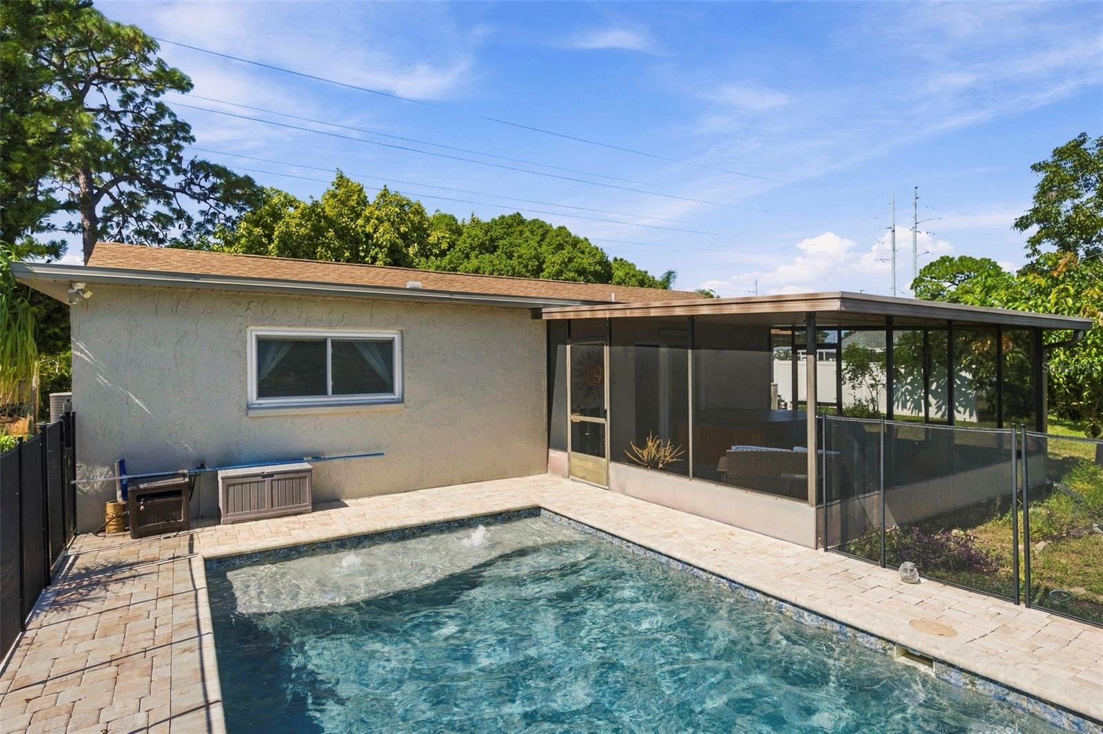 1279 S DISSTON AVENUE, Tarpon Springs, FL 34689