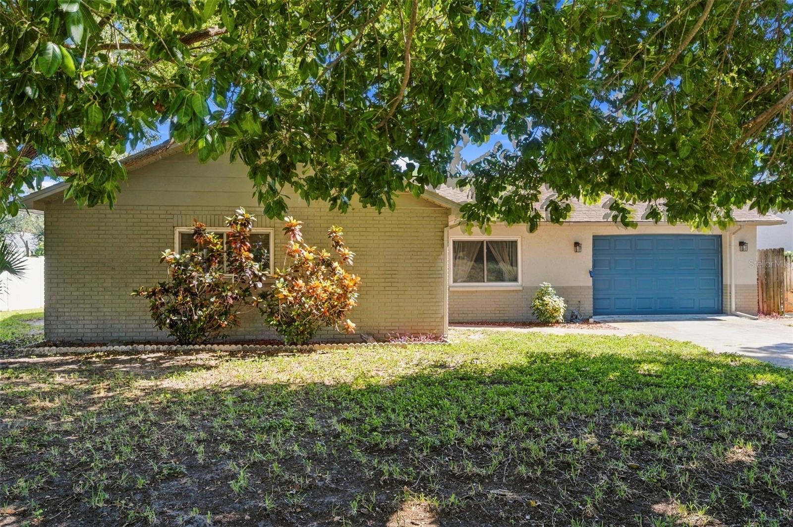 1279 S DISSTON AVENUE, Tarpon Springs, FL 34689