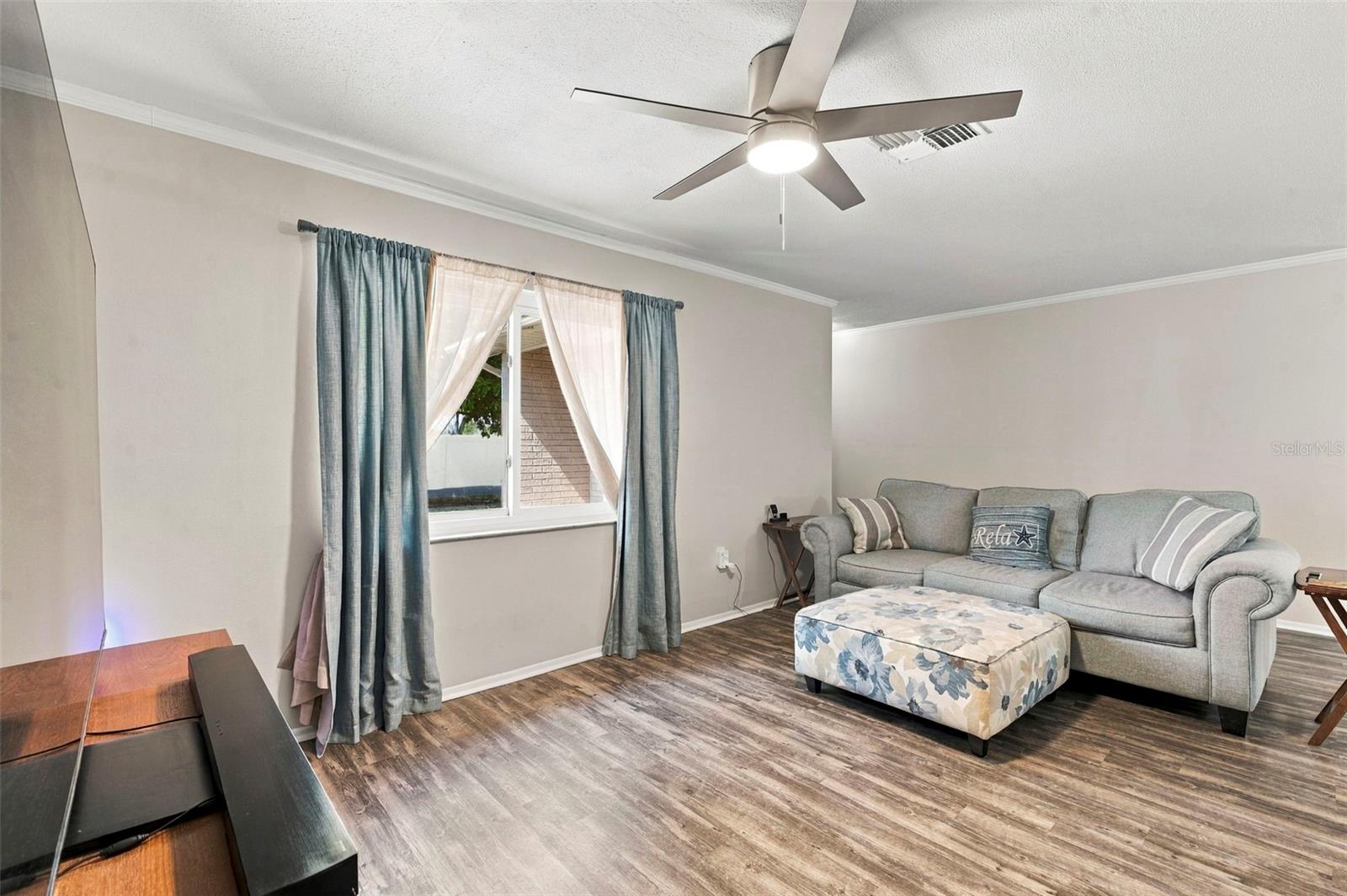 1279 S DISSTON AVENUE, Tarpon Springs, FL 34689