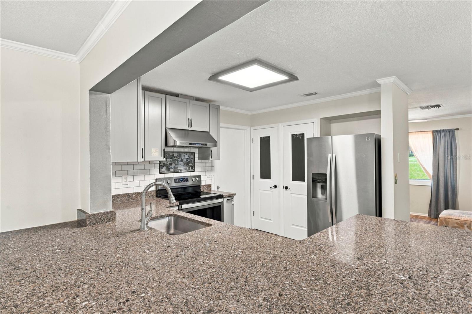 1279 S DISSTON AVENUE, Tarpon Springs, FL 34689